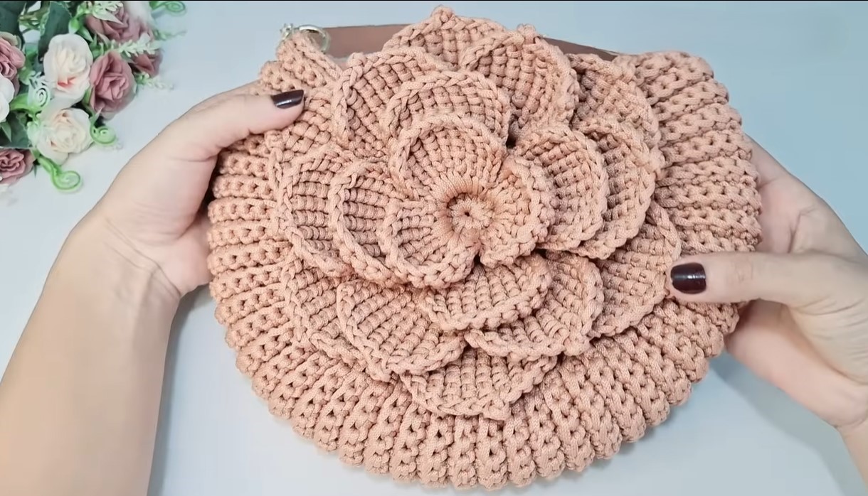 Tunisian Stitch Flower Crochet Bag: From Yarn to Style Statement