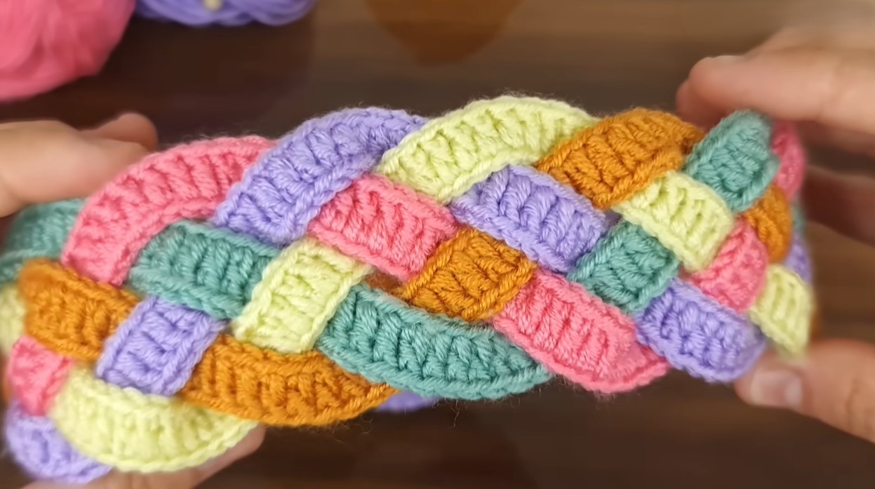 Easy Crochet Hair Band: elevate your style