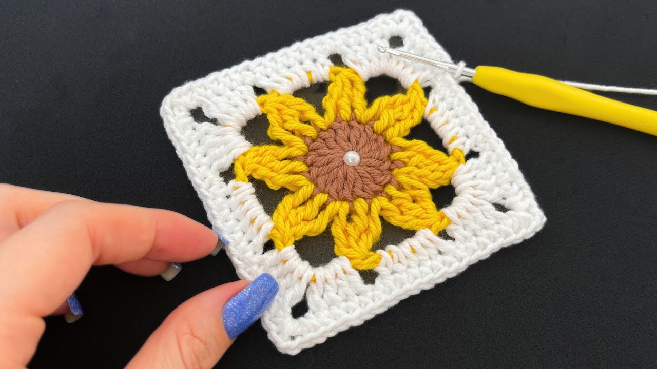 EASY FLOWER CROCHET SQUARE | Video tutorial