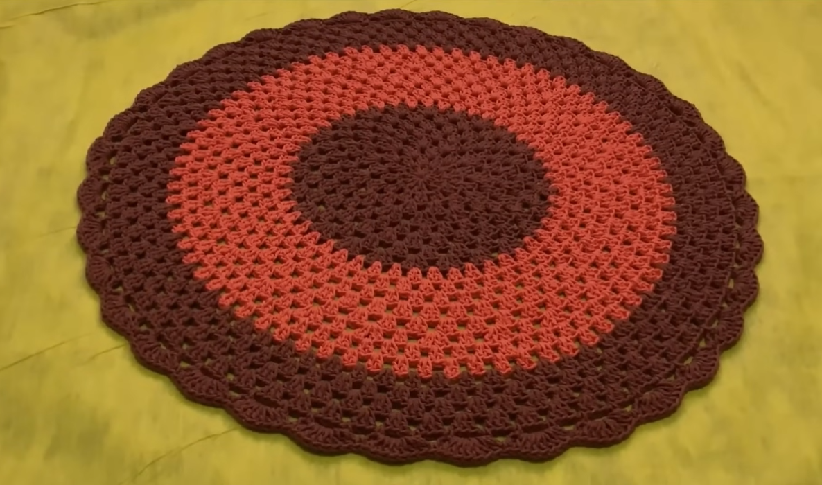 Cozy Circles: Crochet Your Own Granny Stripe Round Rug